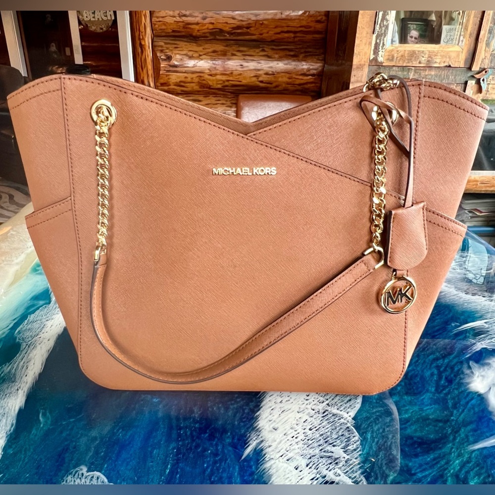 BUY or BUNDLE! NWOT Michael Kors Bag. Not going lower on THIS SINGLE item!
